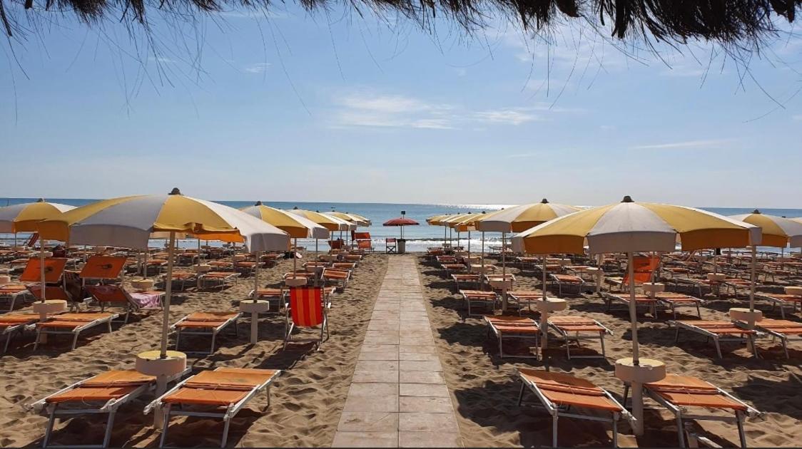 Residence Anchisemare Alba Adriatica Esterno foto