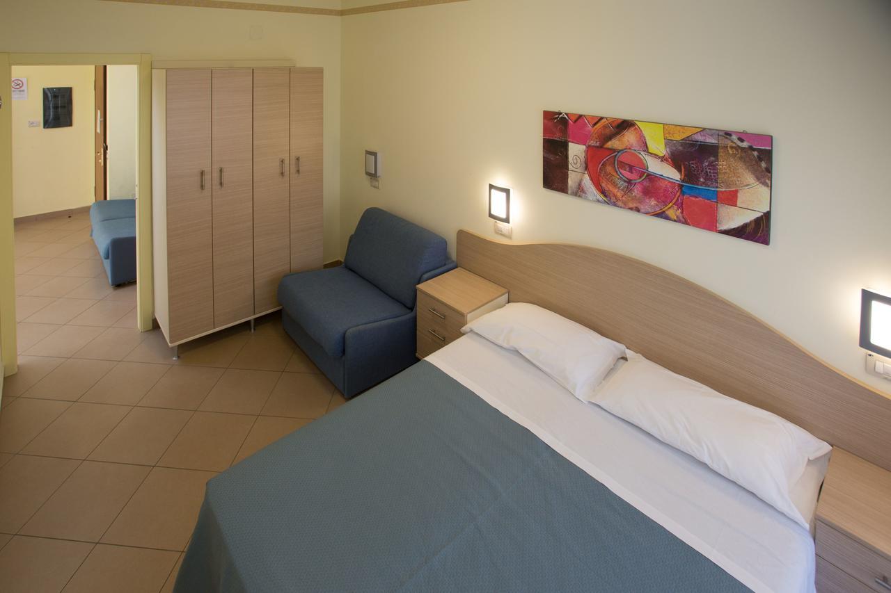 Residence Anchisemare Alba Adriatica Esterno foto